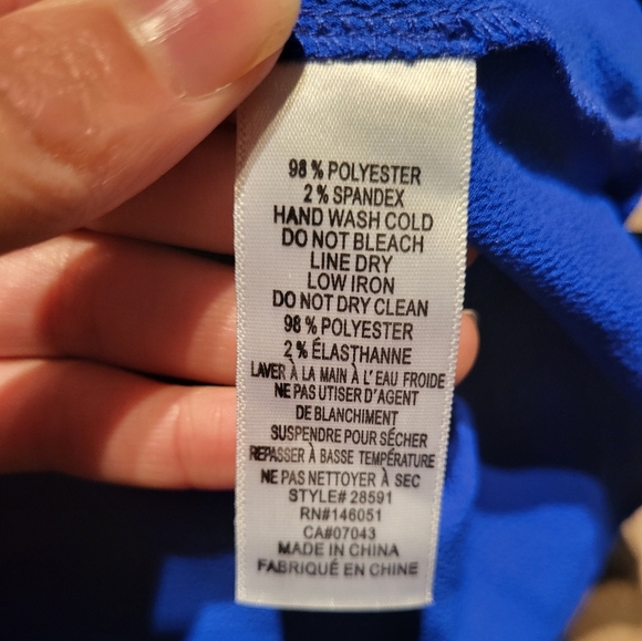 Blue wrap blouse with ruffled sleeves/ Blouse cache-coeur bleu manche à volant - Picture 6 of 6